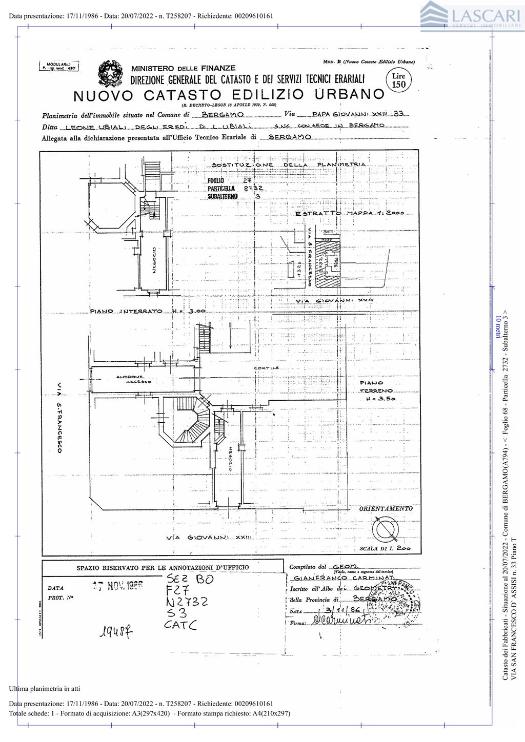 Immagine 10 di Negozio in vendita  a Bergamo