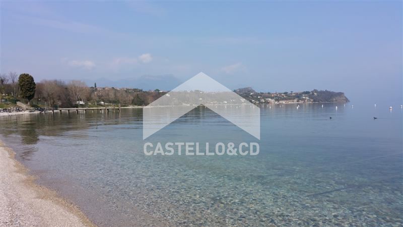 Immagine 10 di Villa in vendita  in via della costa 22 a Moniga Del Garda