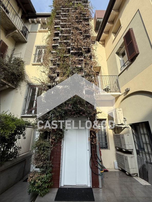 Immagine 10 di Appartamento in vendita  in via porto vecchio 22 a Desenzano Del Garda