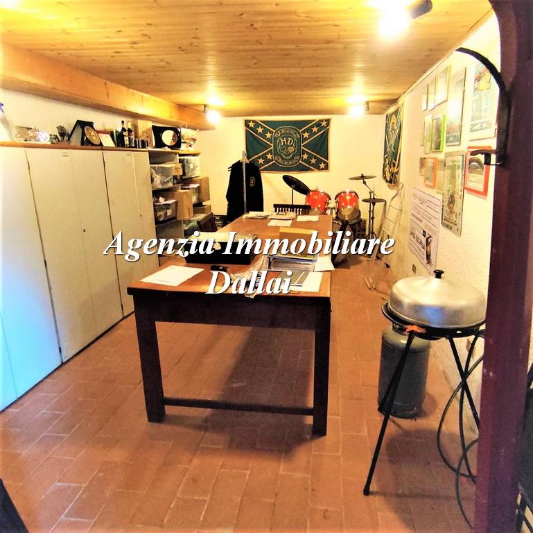 Immagine 12 di Villa in vendita  in Via dei Crocioni a Scarperia E San Piero