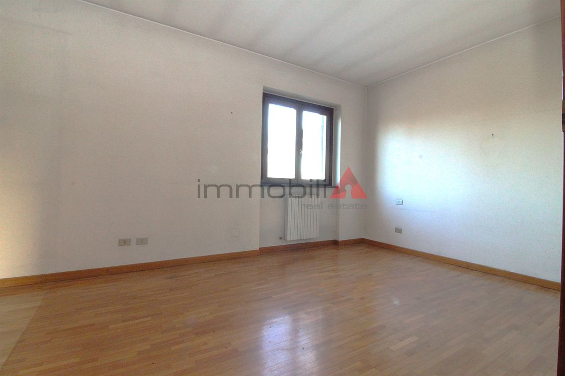 Immagine 7 di Villetta a schiera in vendita  a Carugate