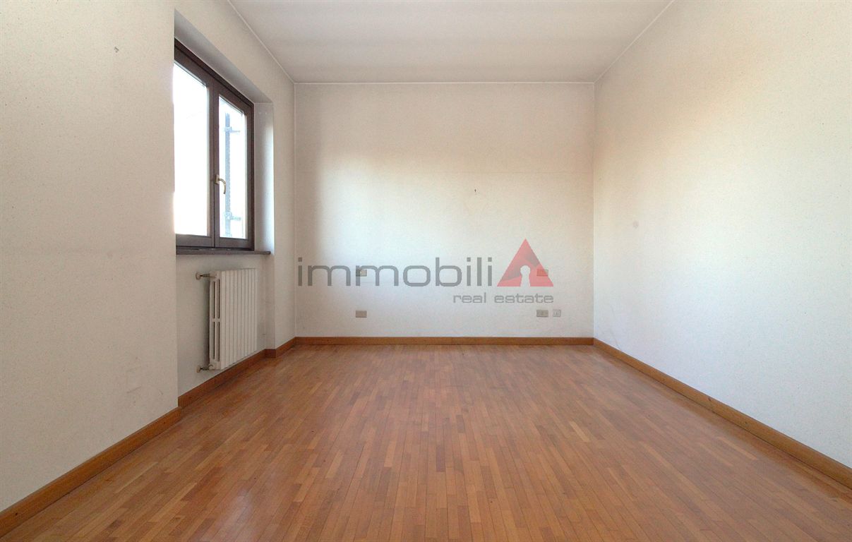 Immagine 8 di Villetta a schiera in vendita  a Carugate