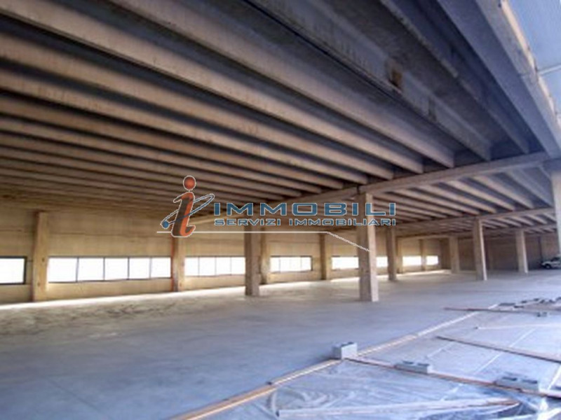Immagine 3 di Capannone industriale in vendita  in VIA COPERNICO a Settimo Milanese