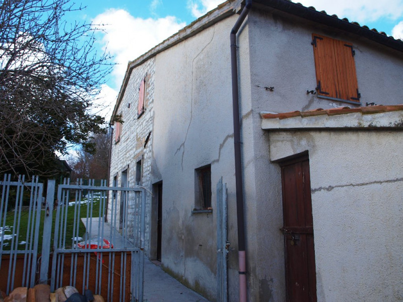 Immagine 3 di Rustico / casale in vendita  a Arcevia