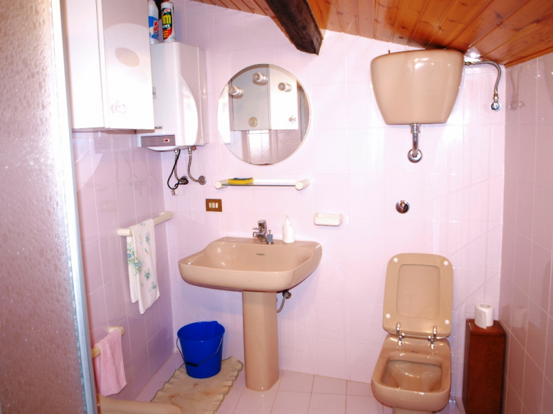 Immagine 11 di Rustico / casale in vendita  a Arcevia