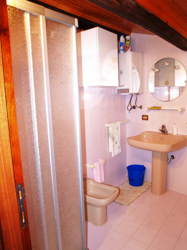 Immagine 13 di Rustico / casale in vendita  a Arcevia