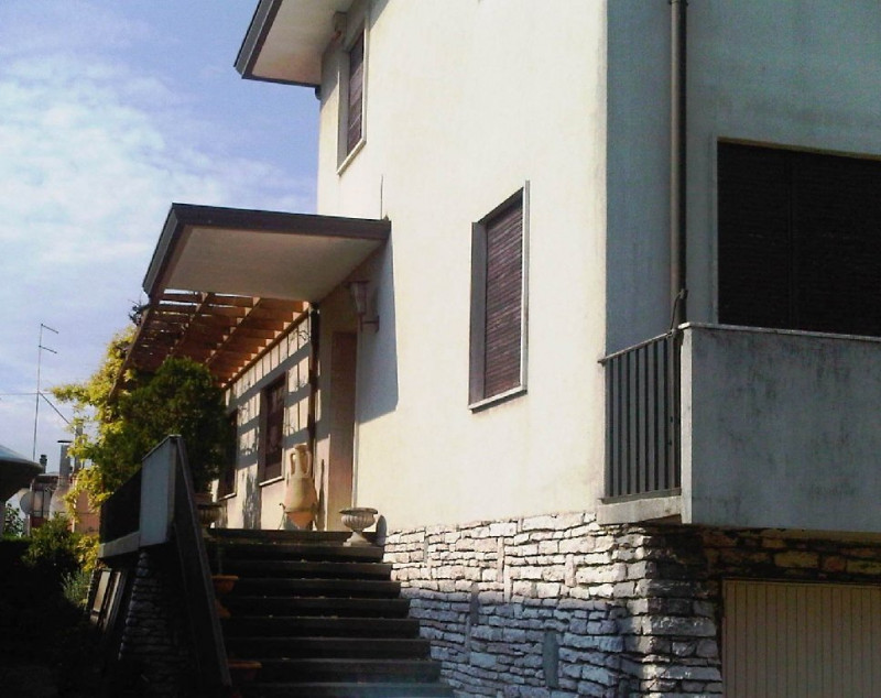 Immagine 4 di Villa in vendita  in perugino a Padova