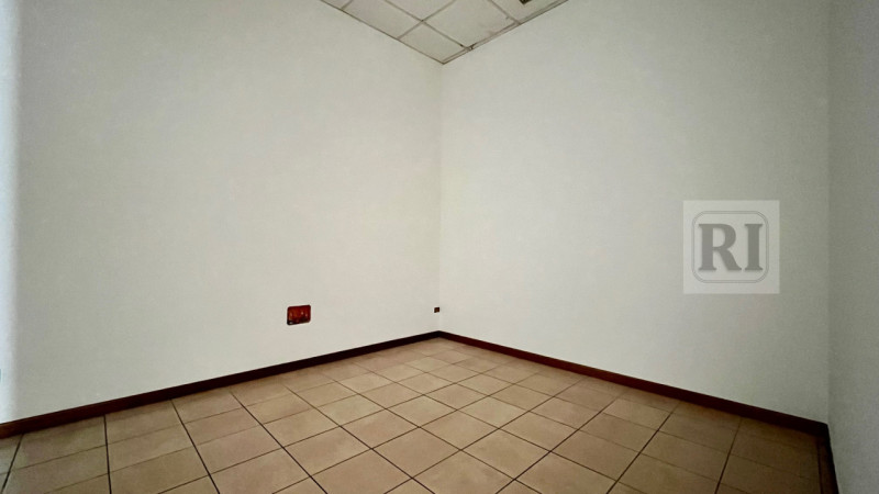 Immagine 8 di Negozio in vendita  a Limena