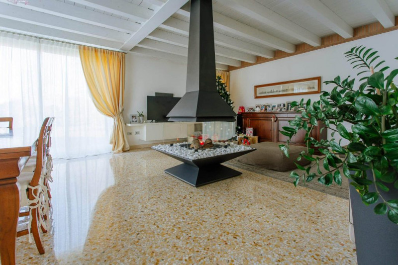 Immagine 1 di Palazzo in vendita  in Piazza del Duomo a Padova