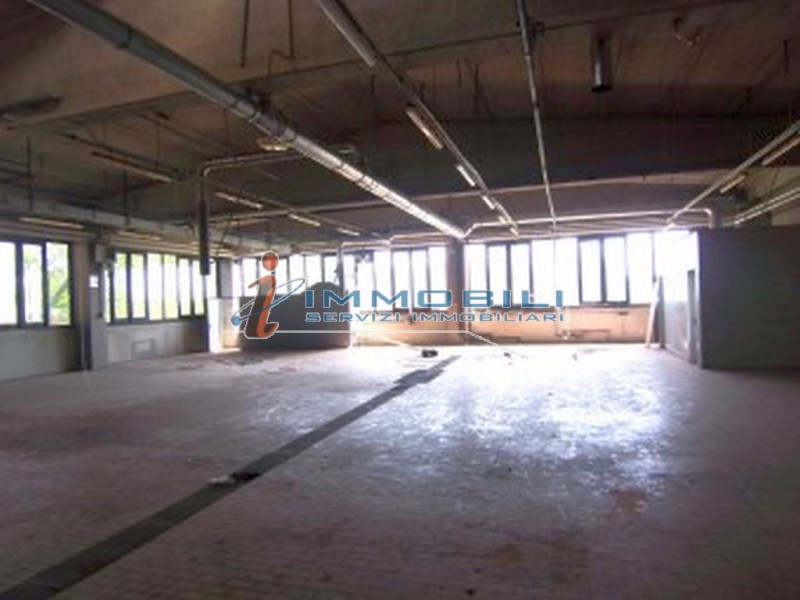 Immagine 4 di Capannone industriale in affitto  in VIA PERCALI a Settala