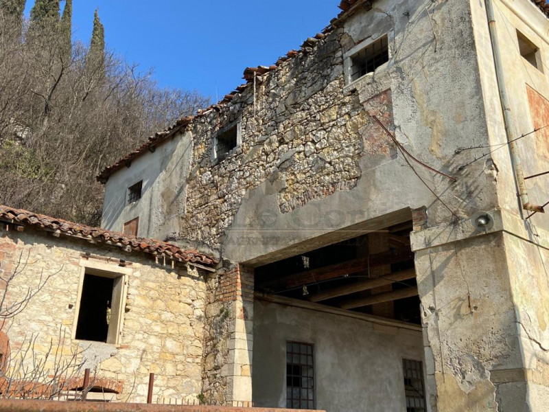 Immagine 6 di Rustico / casale in vendita  a Arcugnano
