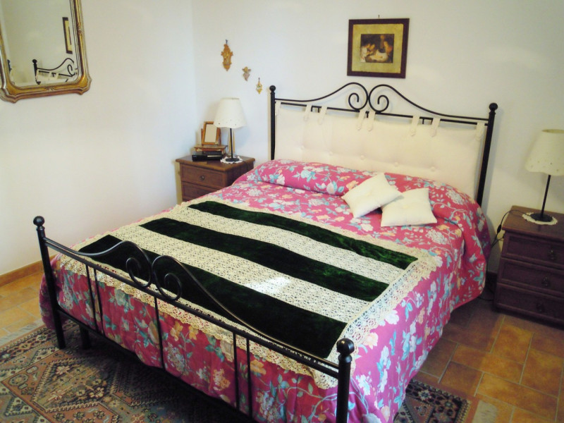 Immagine 2 di Villa in vendita  in VIA FONTEMAGGIO a Loreto Aprutino