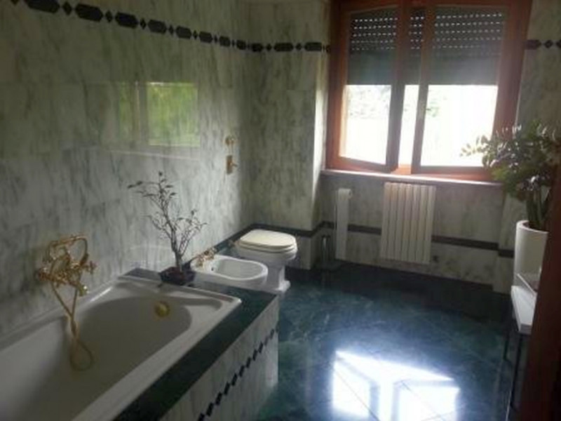 Immagine 12 di Negozio in vendita  in VIA DI VITTORIO G. a Segrate