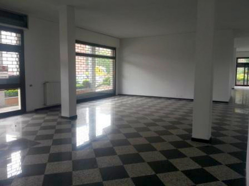 Immagine 22 di Negozio in vendita  in VIA DI VITTORIO G. a Segrate
