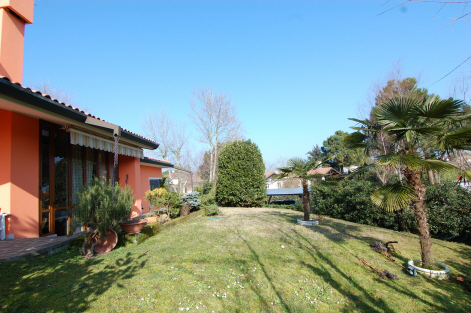 Immagine 3 di Villa in vendita  a Rosolina