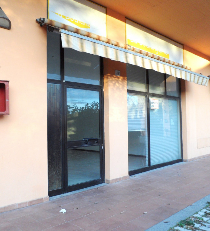 Immagine 2 di Negozio in vendita  in Città Verde a Terni