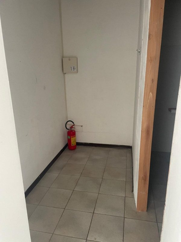 Immagine 3 di Negozio in vendita  in Città Verde a Terni