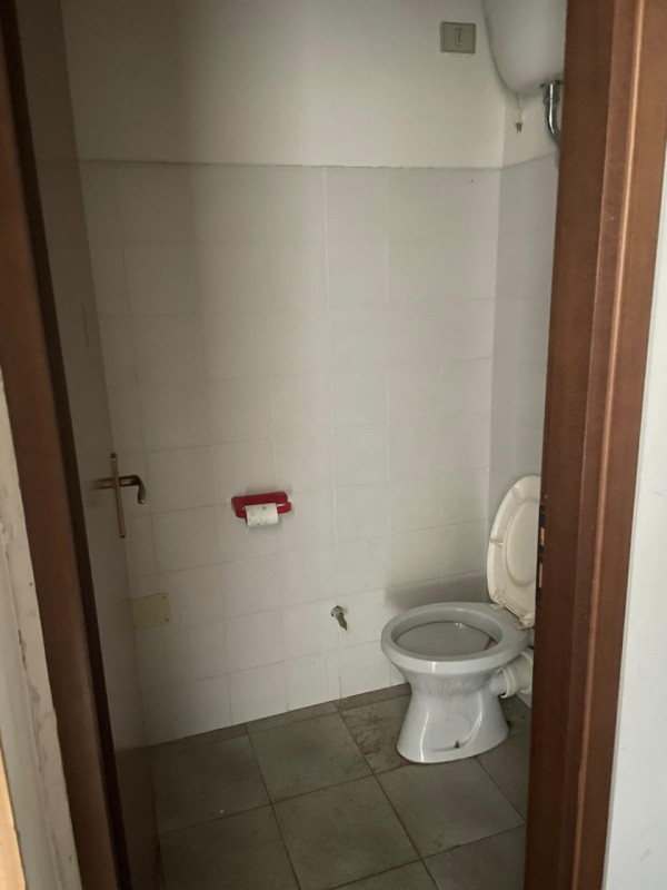 Immagine 5 di Negozio in vendita  in Città Verde a Terni