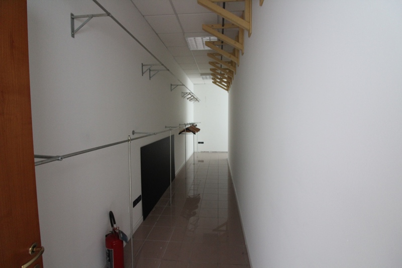 Immagine 24 di Negozio in affitto  in VIA UDINE a Mestrino