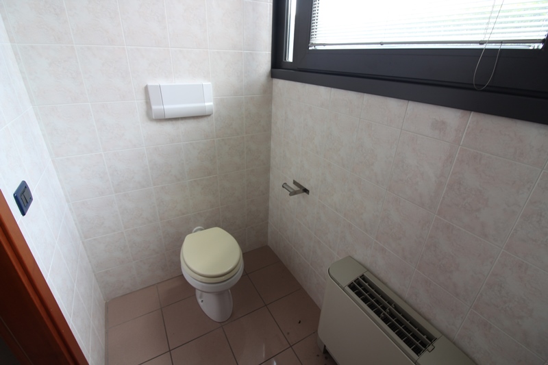 Immagine 25 di Negozio in affitto  in VIA UDINE a Mestrino