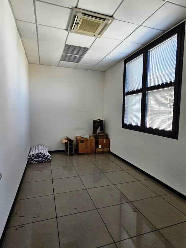 Immagine 45 di Ufficio in vendita  in via Quasimodo a Castel Maggiore