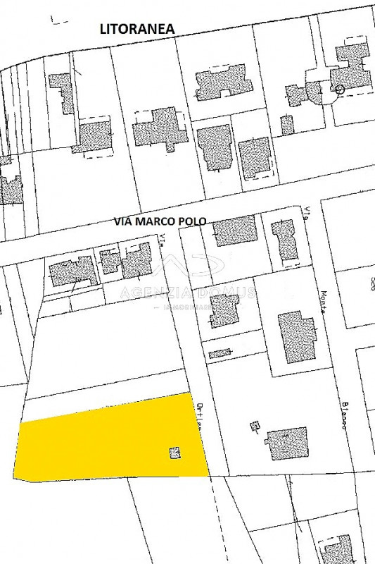 Immagine 7 di Terreno in vendita  in via ortles a Racale