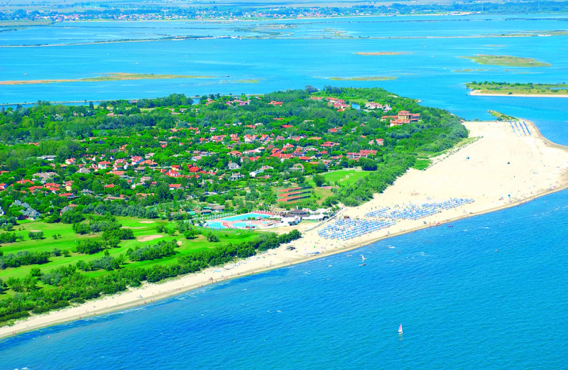 Immagine 6 di Villa in vendita  a Rosolina