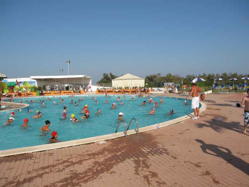 Immagine 11 di Villa in vendita  a Rosolina