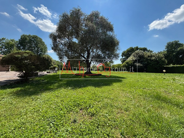 Immagine 4 di Villa in vendita  a Selvazzano Dentro