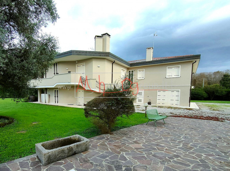 Immagine 6 di Villa in vendita  a Selvazzano Dentro