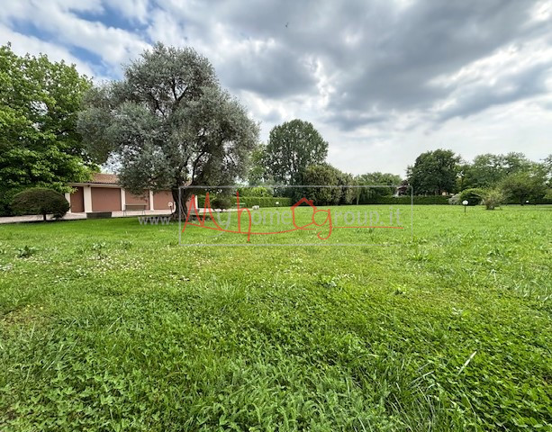 Immagine 11 di Villa in vendita  a Selvazzano Dentro