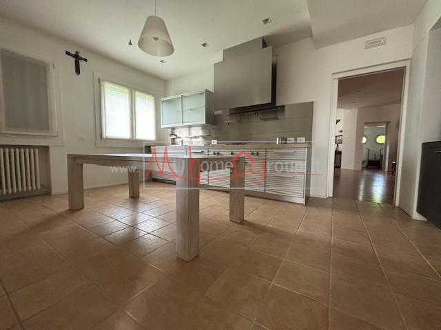 Immagine 18 di Villa in vendita  a Selvazzano Dentro