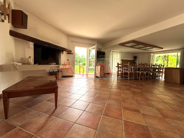 Immagine 25 di Villa in vendita  a Selvazzano Dentro