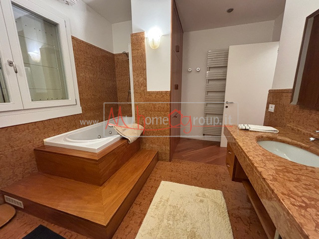 Immagine 29 di Villa in vendita  a Selvazzano Dentro