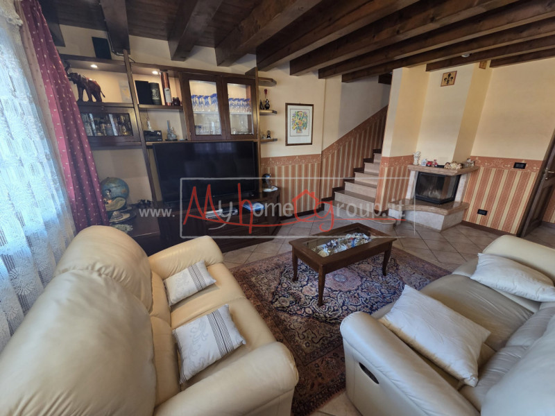 Immagine 19 di Casa indipendente in vendita  in Via Rondinelle a Selvazzano Dentro