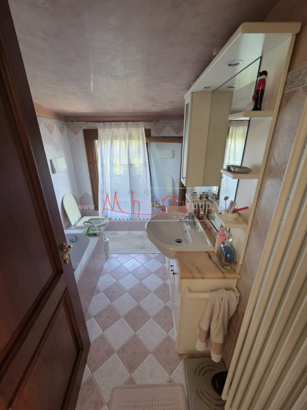 Immagine 23 di Casa indipendente in vendita  in Via Rondinelle a Selvazzano Dentro