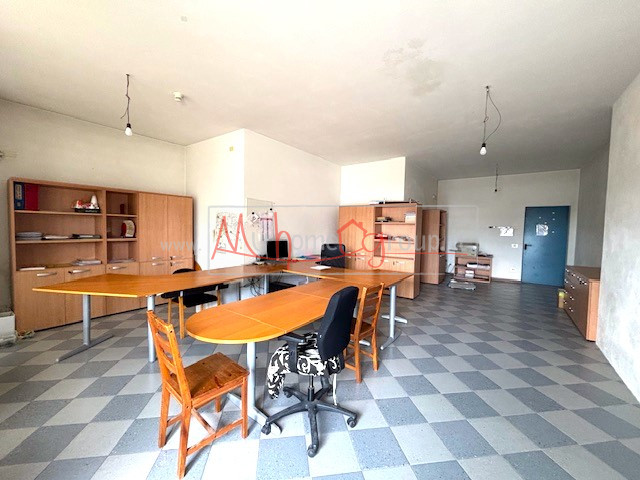 Immagine 2 di Capannone industriale in affitto  a Selvazzano Dentro