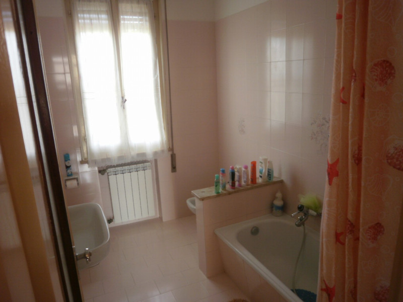 Immagine 4 di Casa indipendente in vendita  a Suzzara