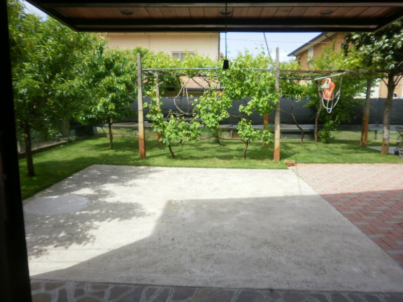 Immagine 11 di Casa indipendente in vendita  a Suzzara