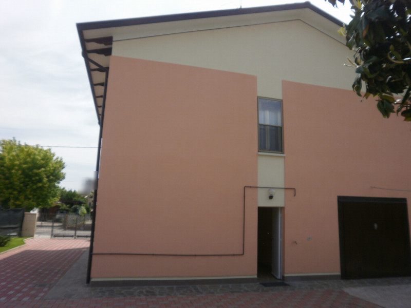 Immagine 14 di Casa indipendente in vendita  a Suzzara