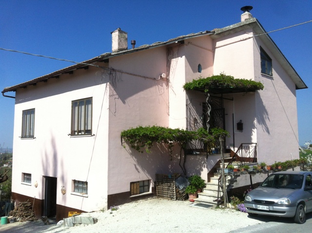 Immagine 25 di Casa indipendente in vendita  a Montecarotto