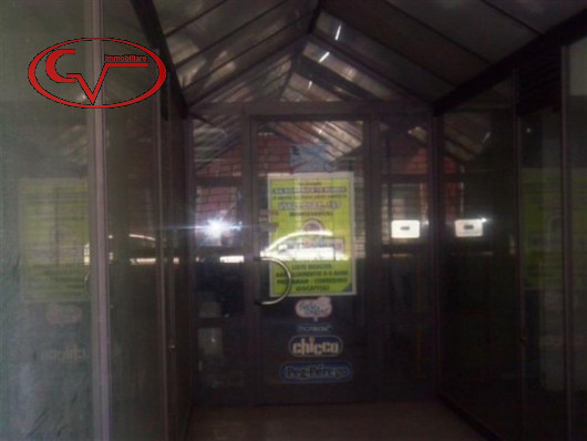 Immagine 1 di Negozio in vendita  in Via dante alighieri, 0 a Montevarchi