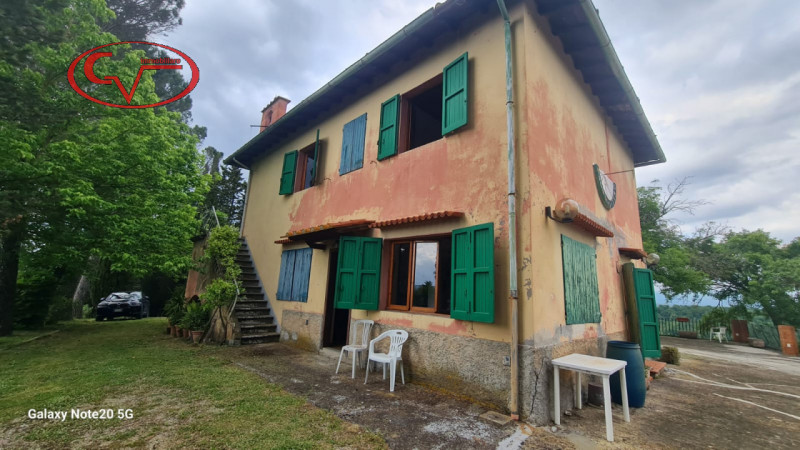 Immagine 1 di Villa in vendita  in noferi a Montevarchi