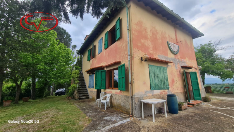 Immagine 2 di Villa in vendita  in noferi a Montevarchi
