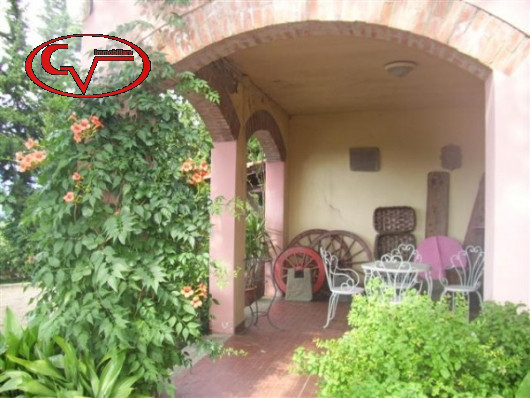 Immagine 4 di Villa in vendita  in noferi a Montevarchi