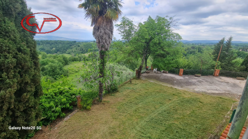 Immagine 6 di Villa in vendita  in noferi a Montevarchi