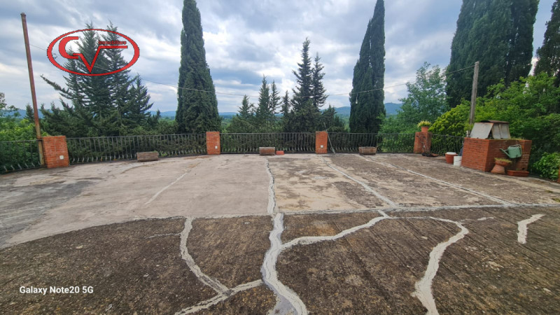 Immagine 8 di Villa in vendita  in noferi a Montevarchi