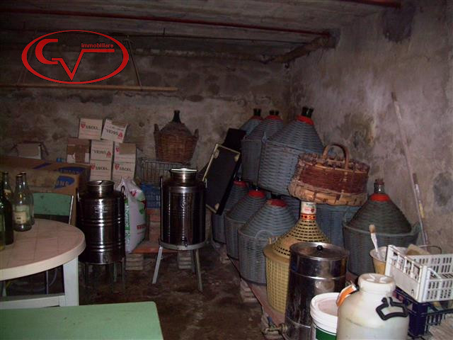 Immagine 13 di Villa in vendita  in Via oberdan a Bucine