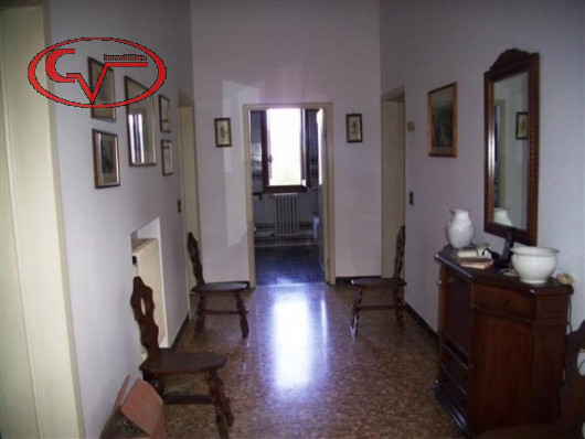 Immagine 23 di Villa in vendita  in Via oberdan a Bucine