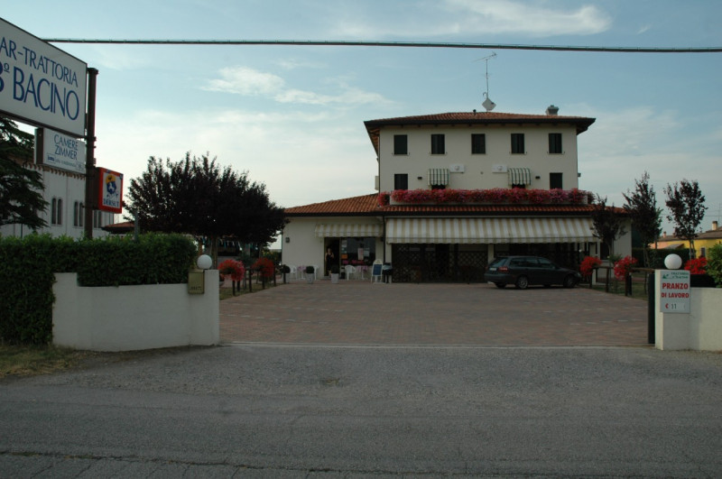 Immagine 11 di Attività commerciale in vendita  a San Michele Al Tagliamento